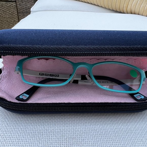 NEW | Ultralight Weight Children's Eyeglasses - Picture 9 of 10